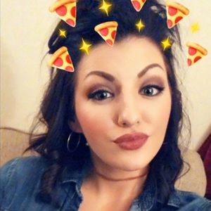 Meet your Posher, Brittney